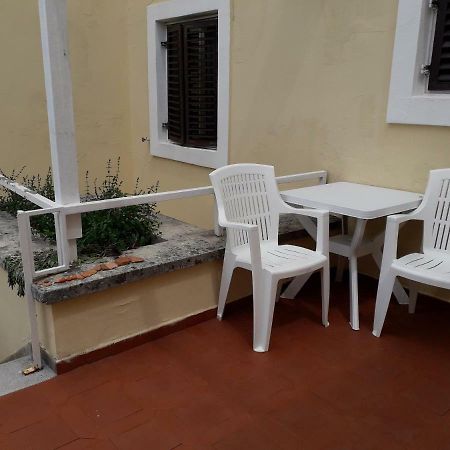 Apartments And Rooms Haludovo - Ribarsko Selo Malinska Ngoại thất bức ảnh
