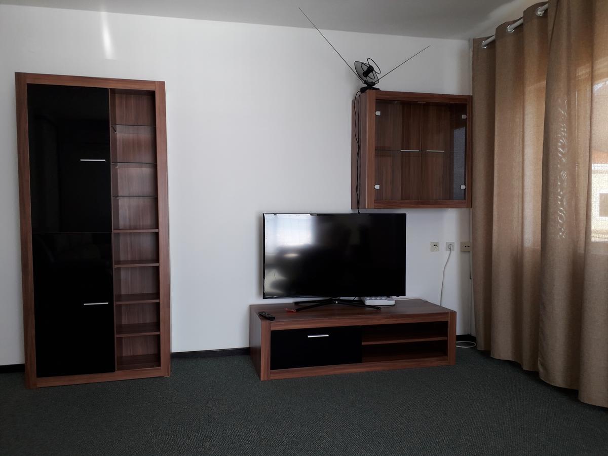 Apartments And Rooms Haludovo - Ribarsko Selo Malinska Ngoại thất bức ảnh