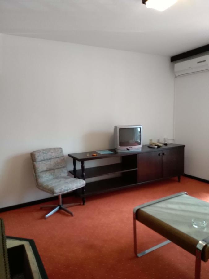 Apartments And Rooms Haludovo - Ribarsko Selo Malinska Ngoại thất bức ảnh