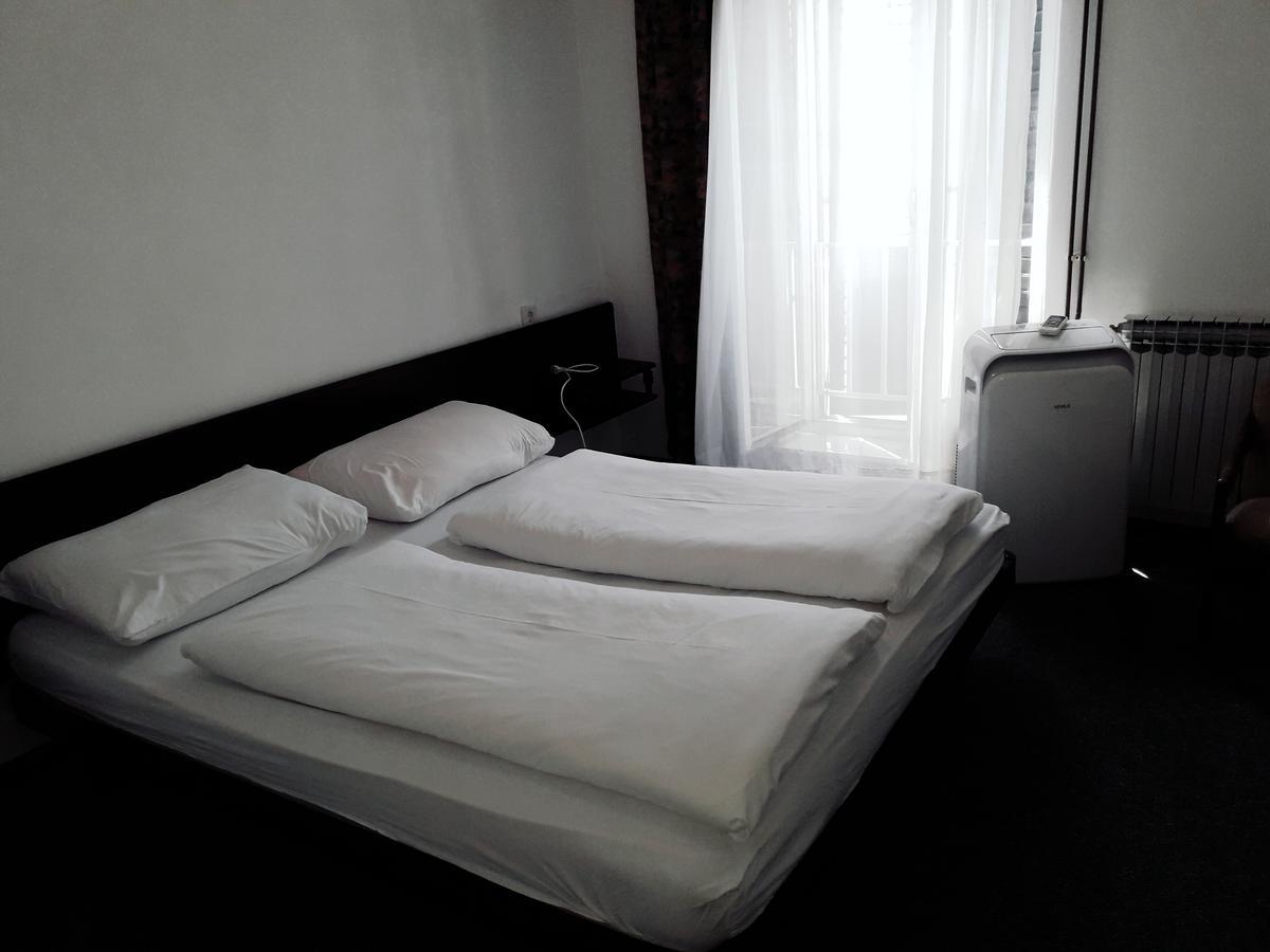 Apartments And Rooms Haludovo - Ribarsko Selo Malinska Ngoại thất bức ảnh