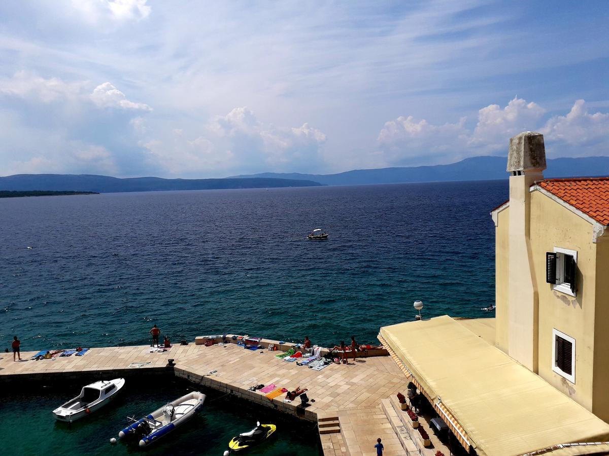Apartments And Rooms Haludovo - Ribarsko Selo Malinska Ngoại thất bức ảnh