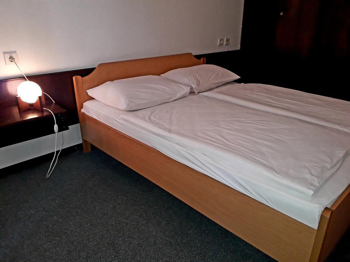 Apartments And Rooms Haludovo - Ribarsko Selo Malinska Ngoại thất bức ảnh