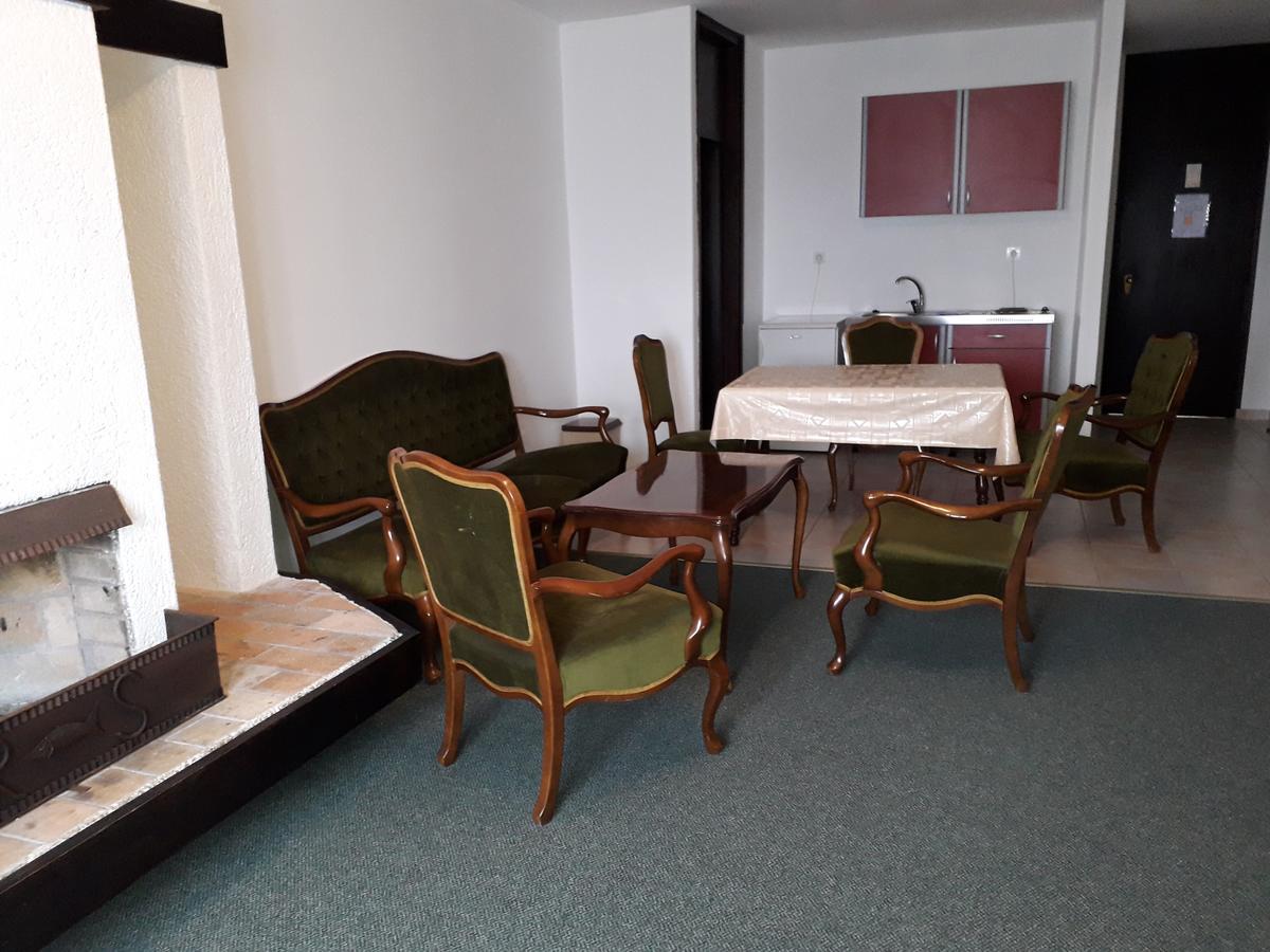 Apartments And Rooms Haludovo - Ribarsko Selo Malinska Ngoại thất bức ảnh
