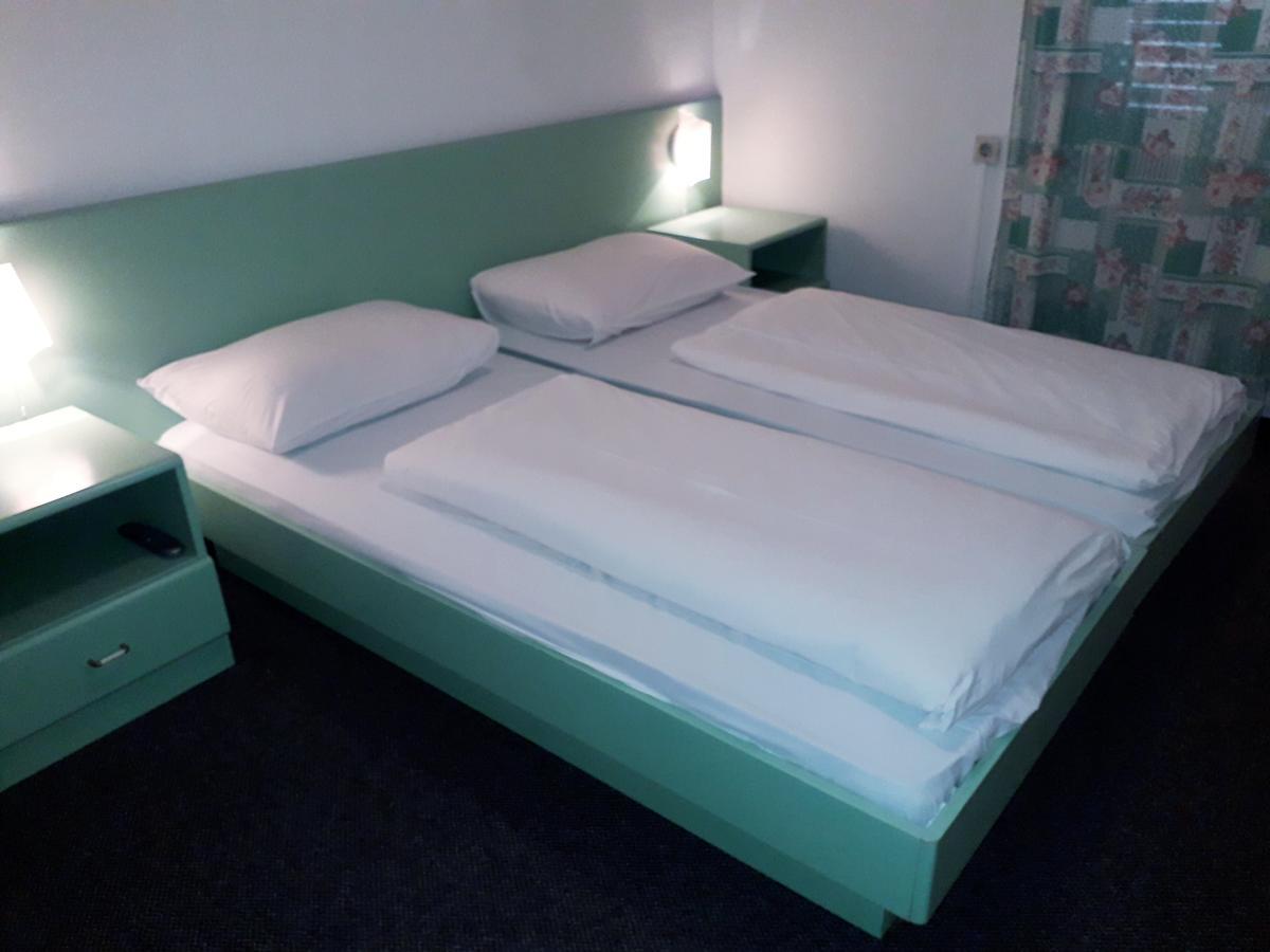 Apartments And Rooms Haludovo - Ribarsko Selo Malinska Ngoại thất bức ảnh